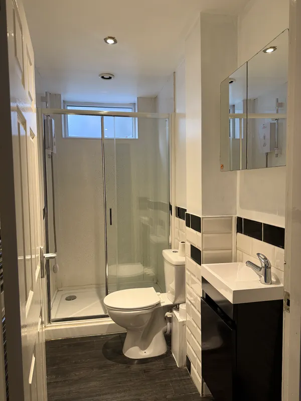 Albert Grove: 6 Bedroom Student House NG7 1PA - Image 7