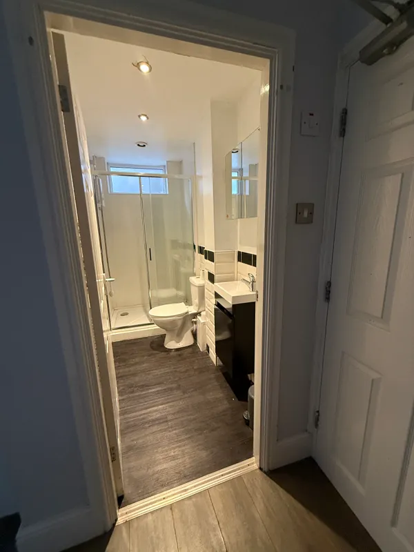 Albert Grove: 6 Bedroom Student House NG7 1PA - Image 8