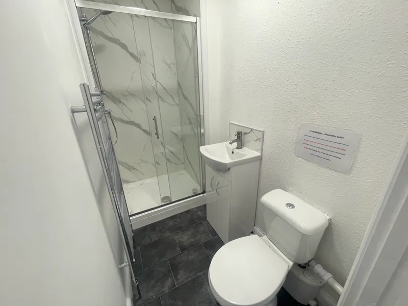 Spare Bedroom// Modern Ensuite Property// Available NOW - Image 7