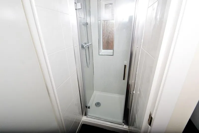 Arnesby Road: 5 Bedroom House NG7 2EA - Image 5