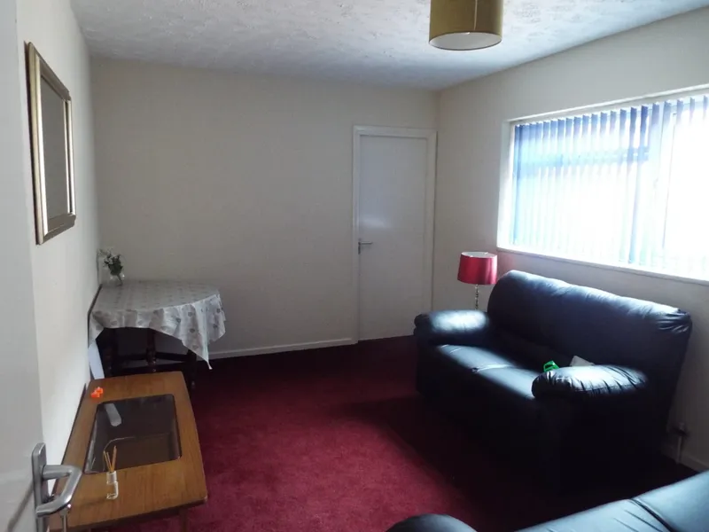 Arnesby Road: 5 Bedroom House NG7 2EA - Image 3