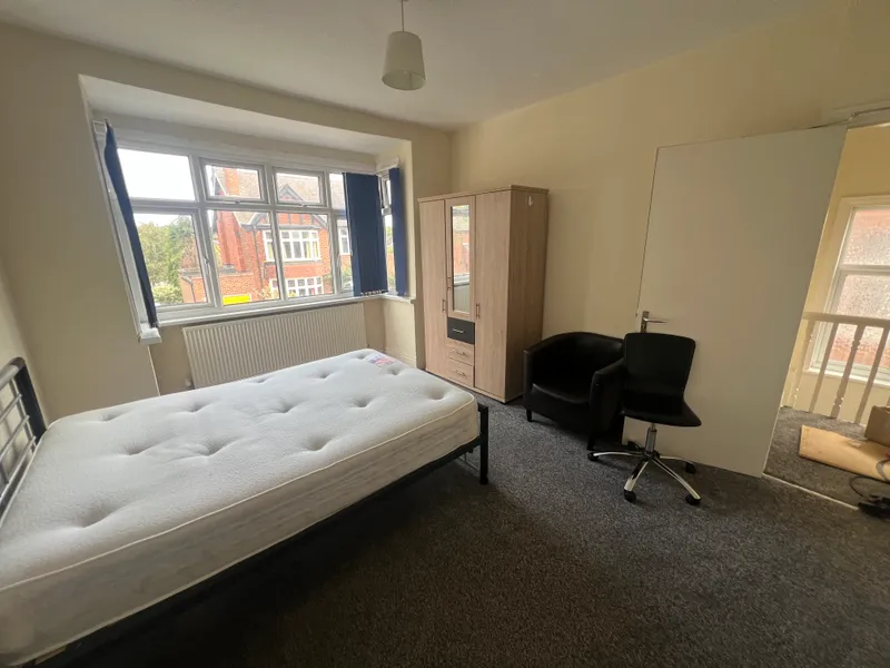 Arnesby Road: 5 Bedroom House NG7 2EA - Image 10