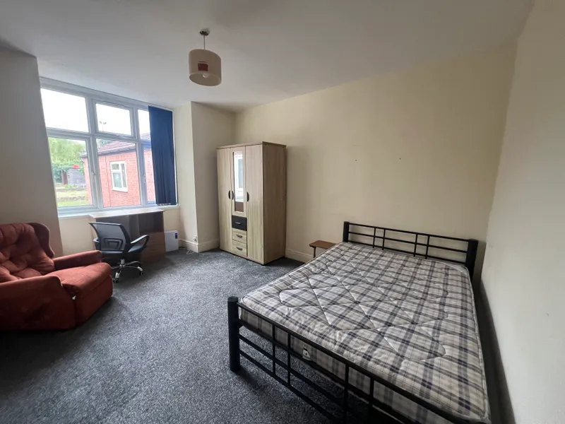 Arnesby Road: 5 Bedroom House NG7 2EA - Image 12