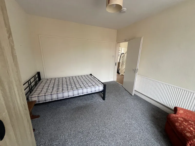 Arnesby Road: 5 Bedroom House NG7 2EA - Image 13