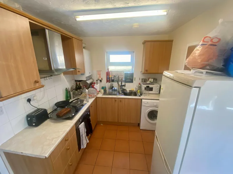 2a Arnesby Road - 2 Bedroom House NG7 2EA - Image 2