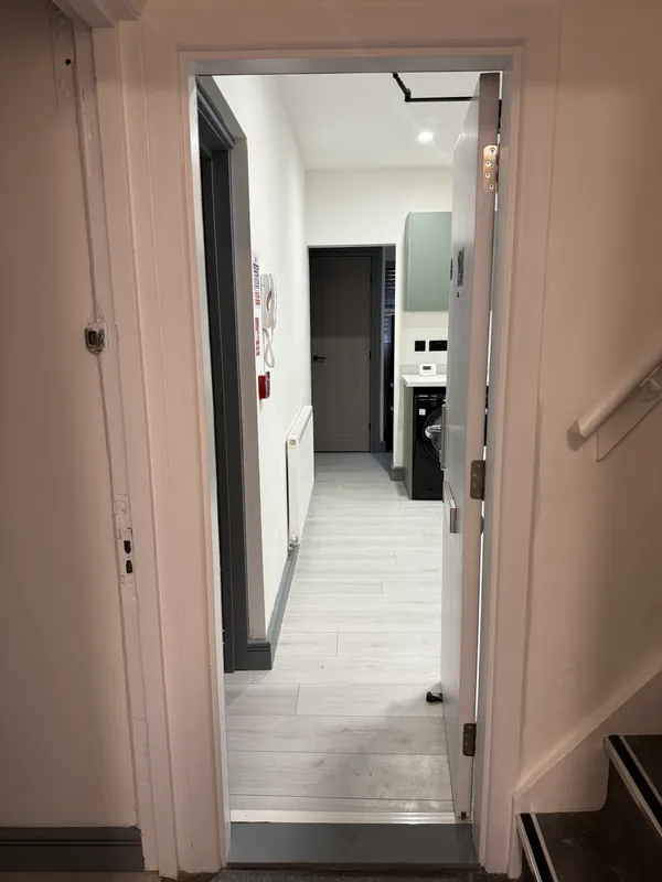 2 Bed Luxury Apartment - Birkin Avenue NG7 5AF - Image 3