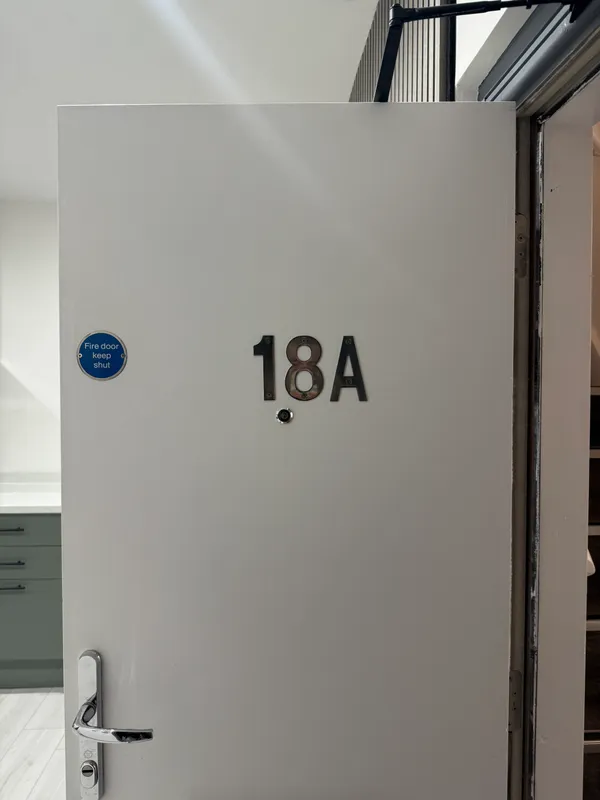 2 Bed Luxury Apartment - Birkin Avenue NG7 5AF - Image 4