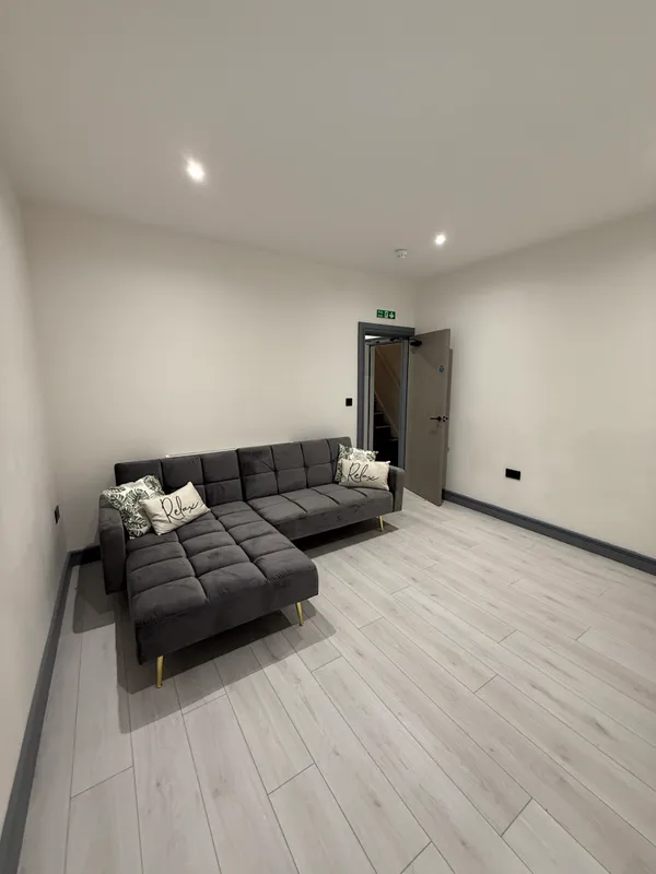 2 Bed Luxury Apartment - Birkin Avenue NG7 5AF - Image 15