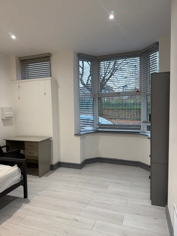 2 Bed Luxury Apartment - Birkin Avenue NG7 5AF - Image 20