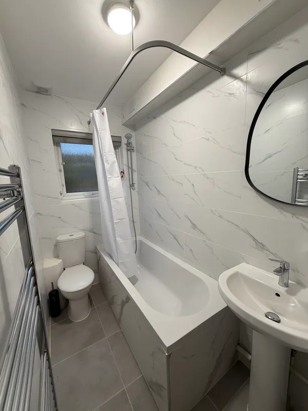 2 bed, 1 bath luxury flat - 20 Birkin Avenue NG7 5AF - Image 6