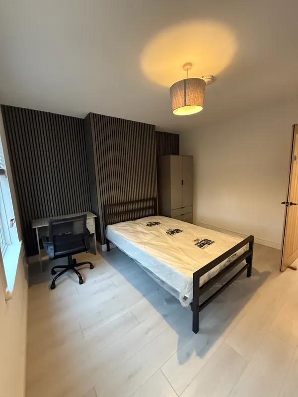 2 bed, 1 bath luxury flat - 20 Birkin Avenue NG7 5AF - Image 4