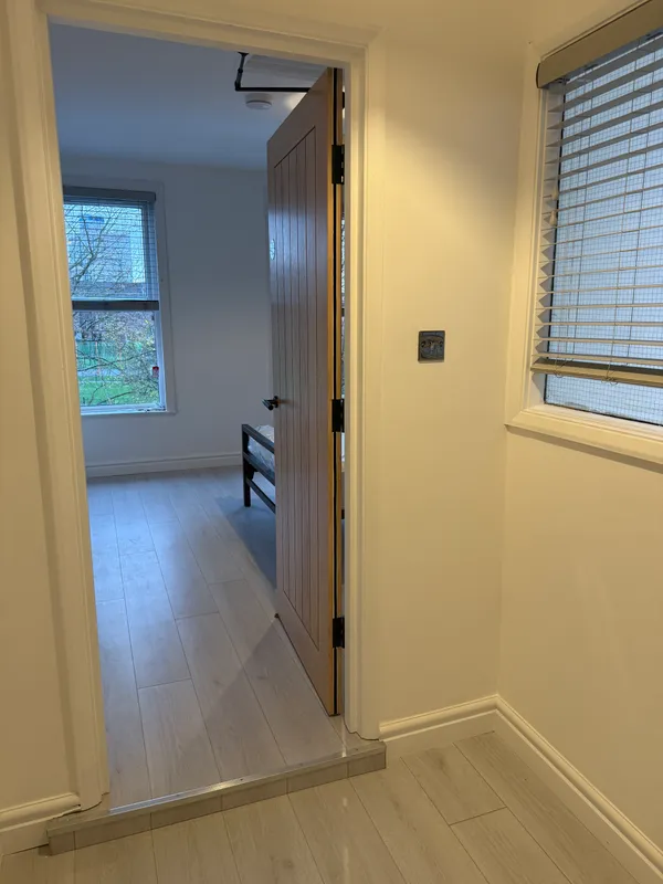 2 bed, 1 bath luxury flat - 20 Birkin Avenue NG7 5AF - Image 13