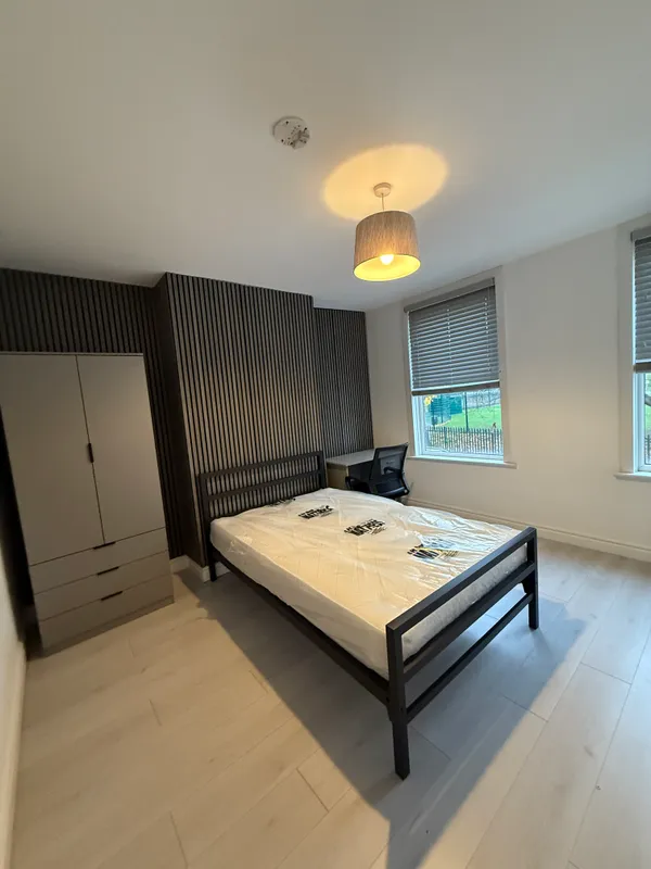 2 Bedroom luxury apartment, 18 Birkin Avenue NG7 5AF - Image 5