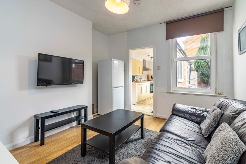 3 Bed - Bills inclusive - Sincil Bank, LN5 7TQ - Thumbnail 7