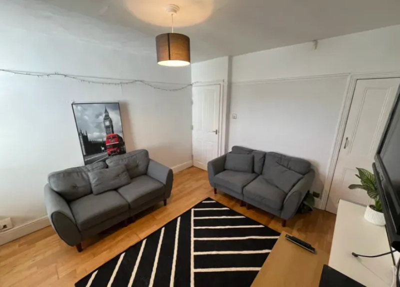St Nicholas Street, Bills Inclusive - 4 Bedroom, 1 Bathroom - Thumbnail 4