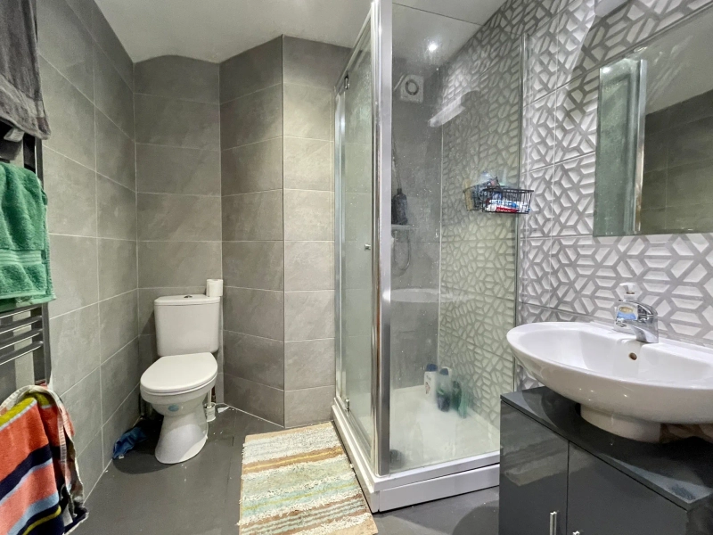 15 Westfield - 1 Spare Room! - Thumbnail 4