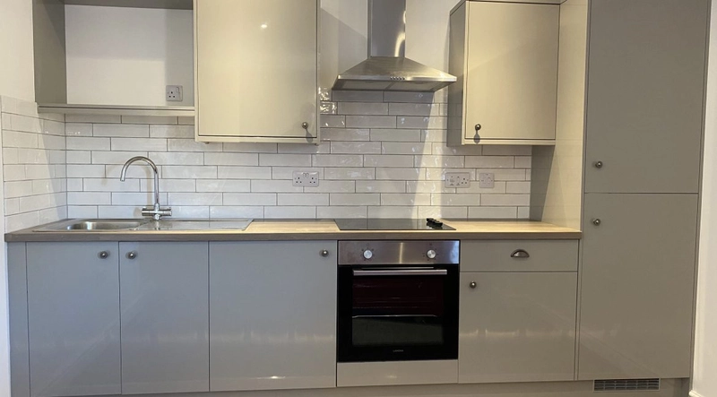 1 Bedroom Student Flat - AVAILABLE NOW - Thumbnail 2