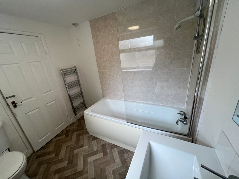 4 SpareRooms Available NOW - LN5 7QE - Thumbnail 8