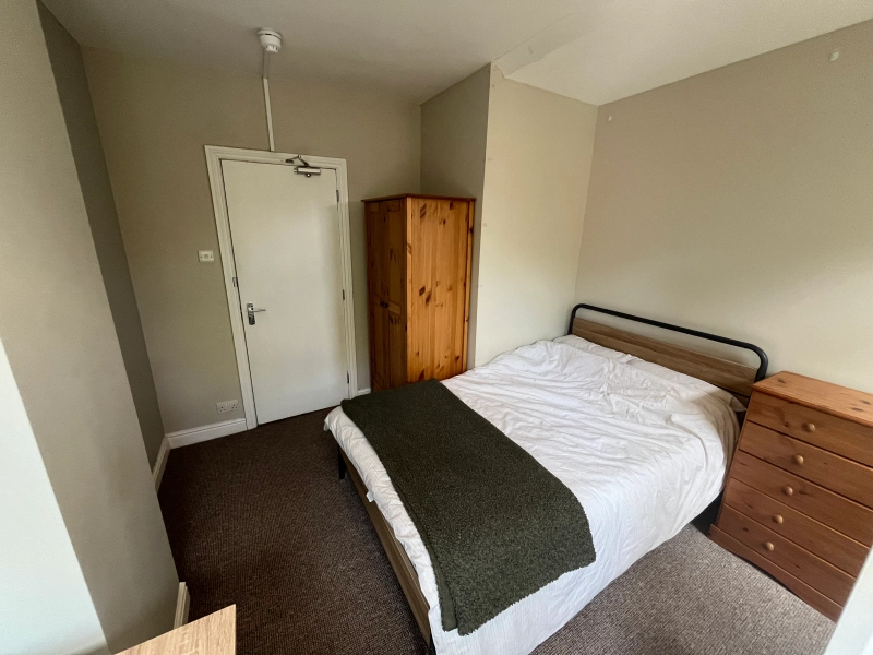 4 SpareRooms Available NOW - LN5 7QE - Thumbnail 10