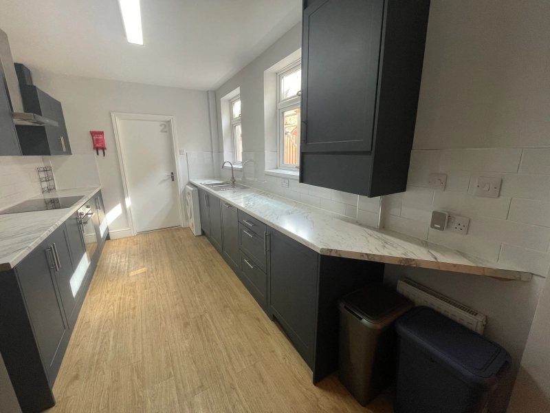 Portland Street - 6 Bed, 3 Bath - Bills Inlcusive - Thumbnail 3