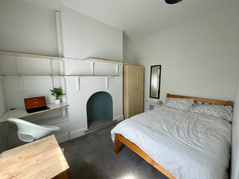 3 Bed Student Property | BILLS INCLUDED - Thumbnail 1