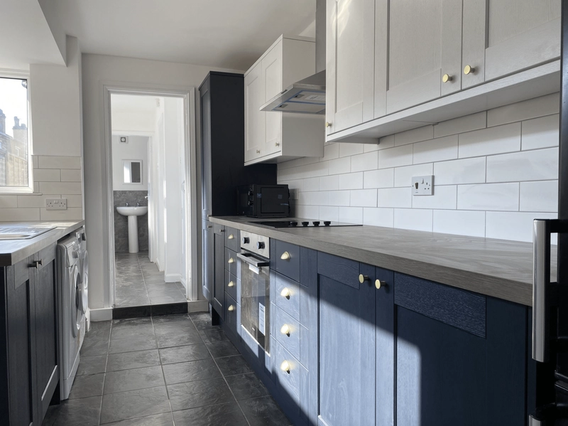 Modern 2 bedroom property on Ripon Street - Thumbnail 1