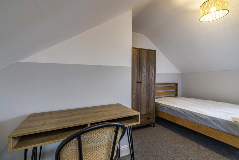 3 BEDROOM PROPERTY AVAILABLE MID AUGUST - Thumbnail 10