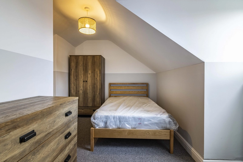 3 BEDROOM PROPERTY AVAILABLE MID AUGUST - Thumbnail 9