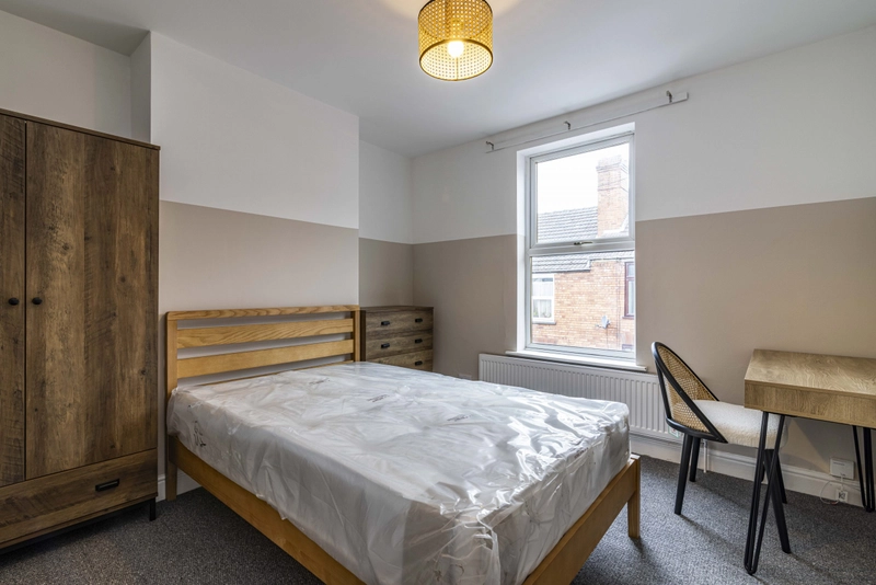 3 BEDROOM PROPERTY AVAILABLE MID AUGUST - Thumbnail 7