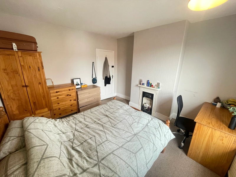 Spare Rooms - 14 Pennell Street -Bills Inclusive - Thumbnail 3