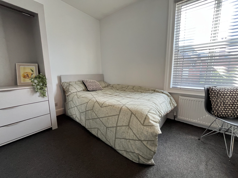5 Bed Student Property | Offer: Freshers Week Tickets - Thumbnail 5