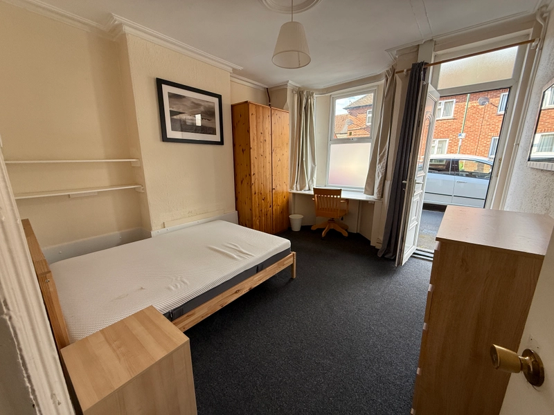 Claude Street: 4 bed, 2 Bathrooms Student NG7 2LA - Thumbnail 15