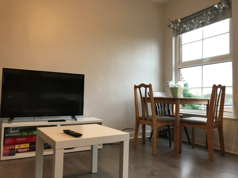 Monks Road - 5 Bed, 2 Bath - Thumbnail 10