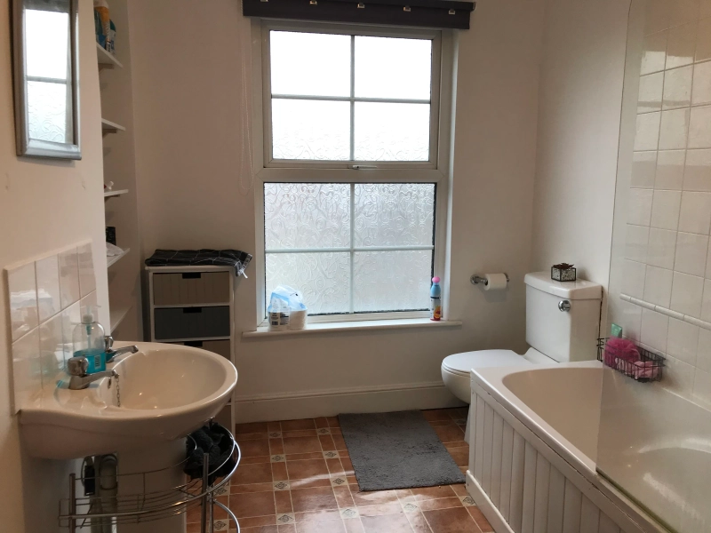 Monks Road - 5 Bed, 2 Bath - Thumbnail 12