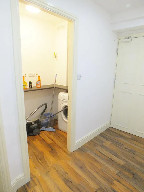 Bawas Place: Flat 2, 3 Bedroom flat Alfreton road NG7 3NW - Image 5