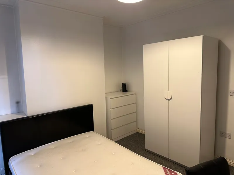 Spacious 3 Bedroom House // 2026/7 - Image 20