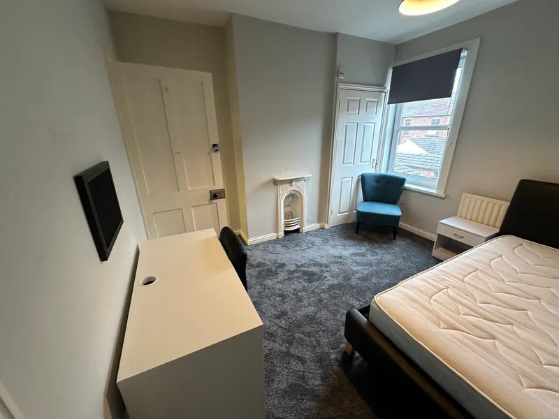 Spacious 3 Bedroom House // 2026/7 - Image 18