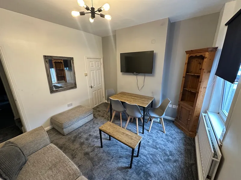 Spacious 3 Bedroom House // 2026/7 - Image 22