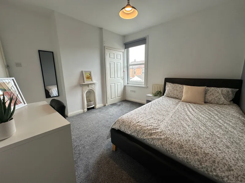 Spacious 3 Bedroom House // 2026/7 - Image 5