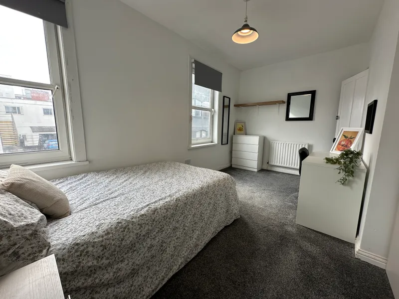 Spacious 3 Bedroom House // 2026/7 - Image 3