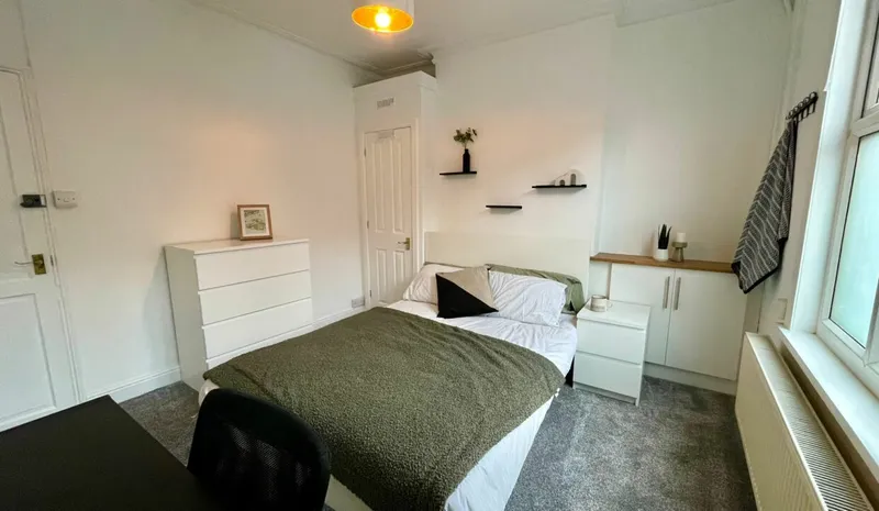 Stylish 3 Bedroom 3 Bathroom House // 2026/7 - Image 3