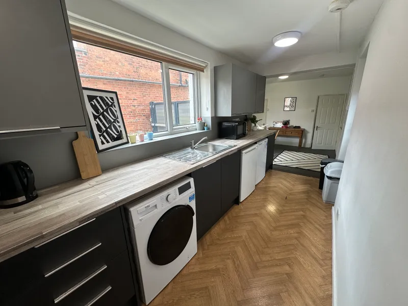 3 BED STUDENT HOUSE // 2026/7 - Image 12