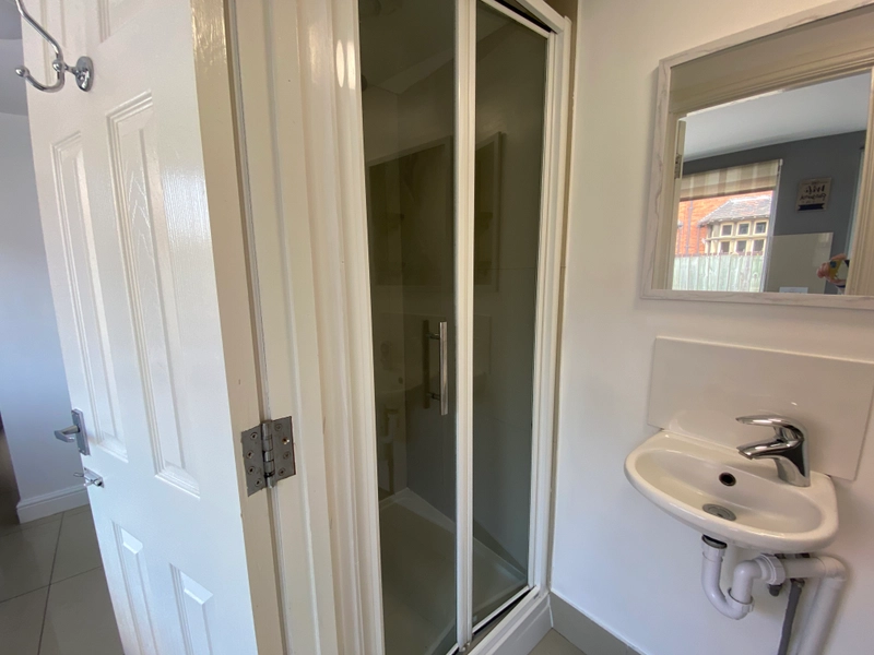5 Bedroom Student House - Bills Included - Thumbnail 5