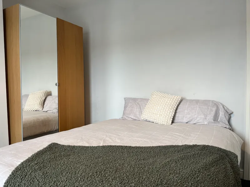 Spare Rooms // Pennell St // AVAILABLE NOW!! - Image 16