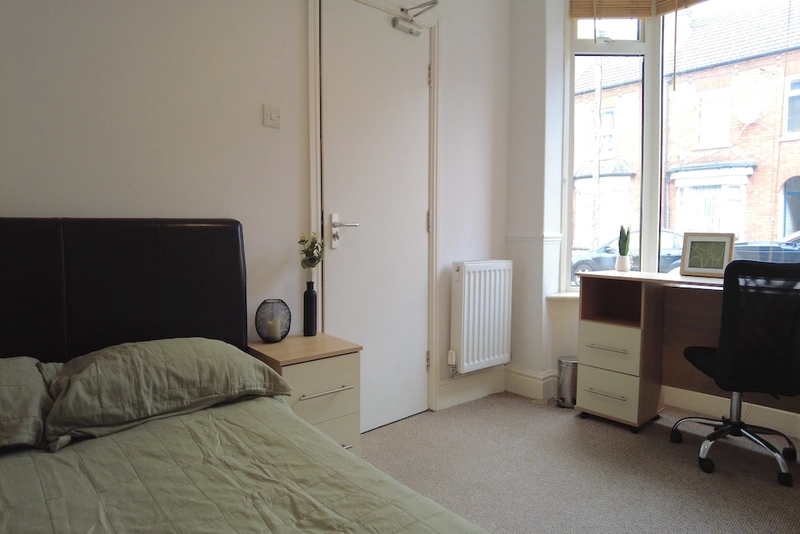 4 Bedroom Student House - Bills Included - Thumbnail 2