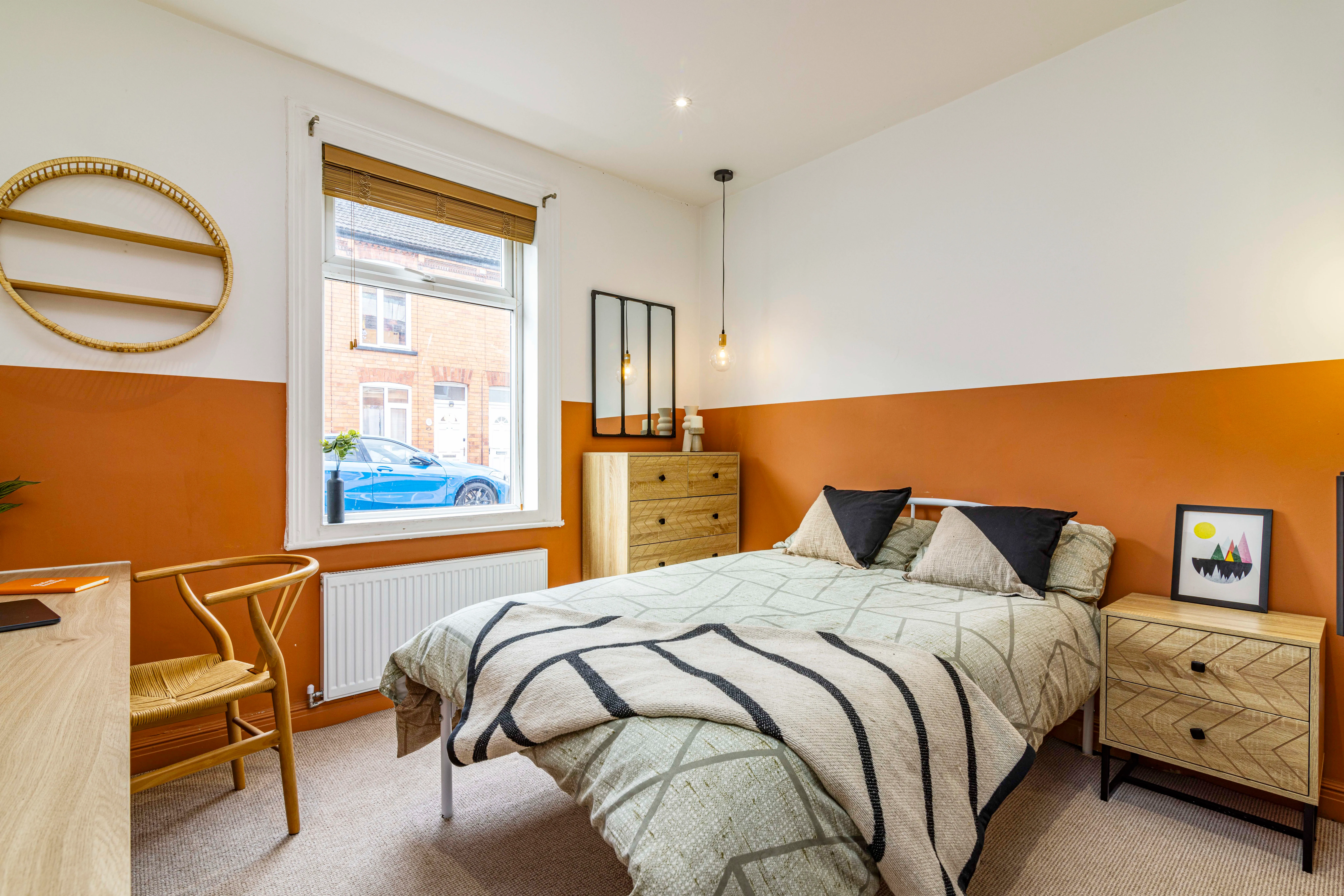 Luxury 4 Bedroom Student House - 2 Bath + Bills Included - Image 1