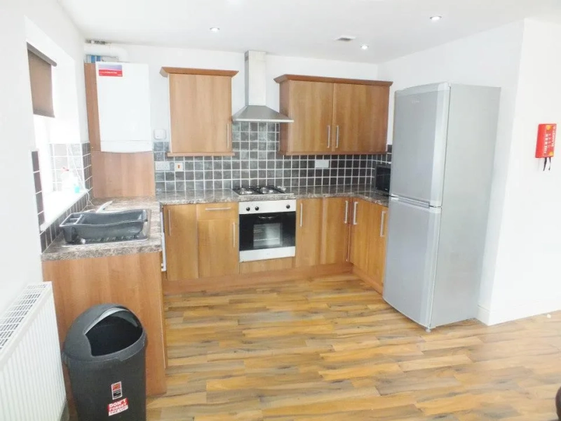 3 Bedroom - Flat 5, Bawas place - Alfreton Road - Thumbnail 1