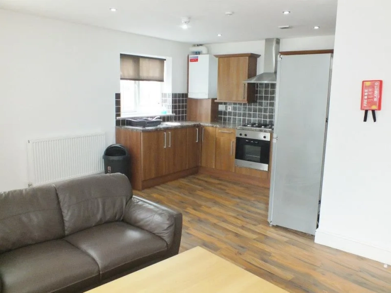 3 Bedroom - Flat 5, Bawas place - Alfreton Road - Thumbnail 8