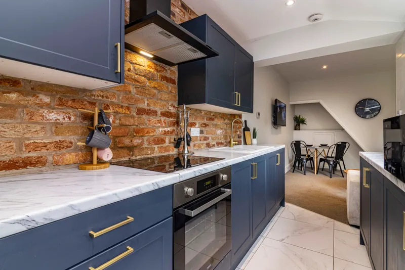 Stunning 4 Bed Terraced House // AUG 2026 - Image 5