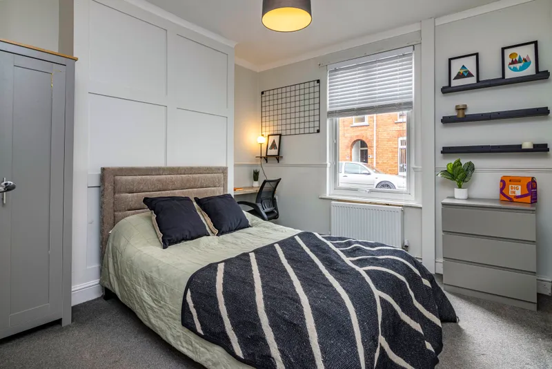 Stunning 4 Bed Terraced House // AUG 2026 - Image 6